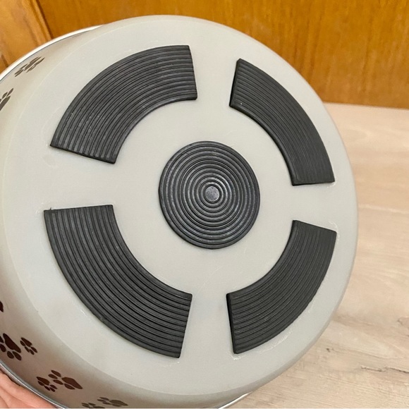 🟢 {3/$15} Non-Slip Dog Bowl - Large - Picture 6 of 13
